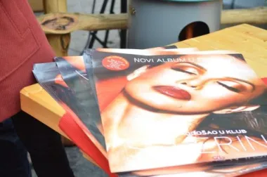 Potpisivanje albuma "Dobro do&scaron;ao u klub" (Severina) (Foto: Danijel Pavelić)