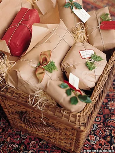 Bez ideje ste kako upakirati poklone. Pogledajte na www.marthastewart.com