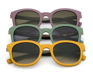 Trendy oblici i upečatljive boje recept su za idealan ljetni modni dodatak