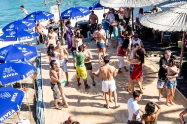 Salsa Beach Splash Festival