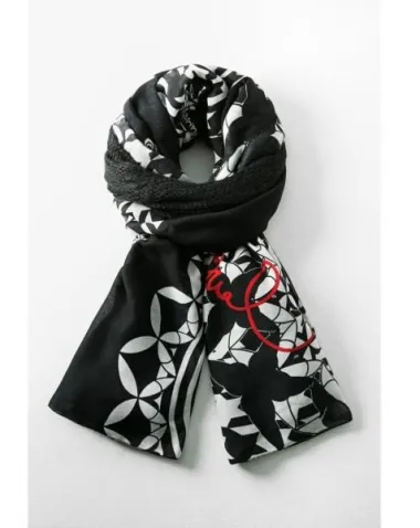 Christmas by Desigual (www.desigual.com)