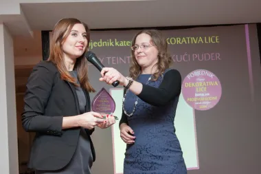 Pobjednik u kategoriji dekorativa lice:	VICHY TEINT IDEAL TEKUĆI PUDER