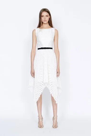 Badgley Mischka Resort kolekcija 2016. (Izvor: www.badgleymischka.com)