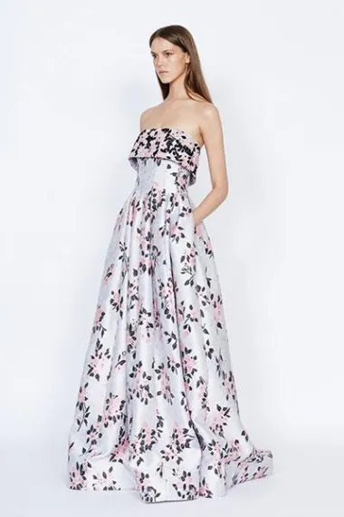 Badgley Mischka Resort kolekcija 2016. (Izvor: www.badgleymischka.com)