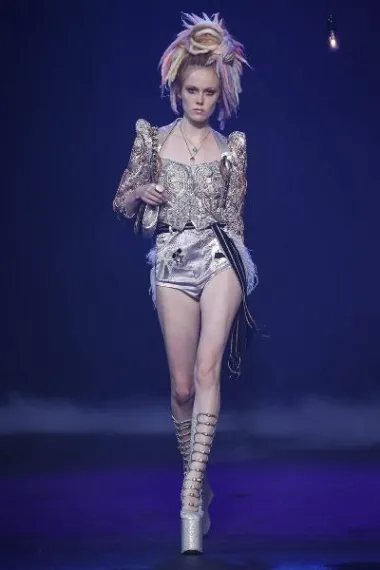 Marc Jacobs kolekcija proljeće 2017. (Izvor: www.aboutmarcjacobs.com)