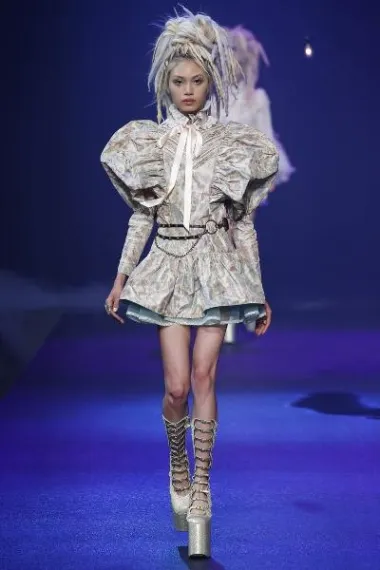 Marc Jacobs kolekcija proljeće 2017. (Izvor: www.aboutmarcjacobs.com)
