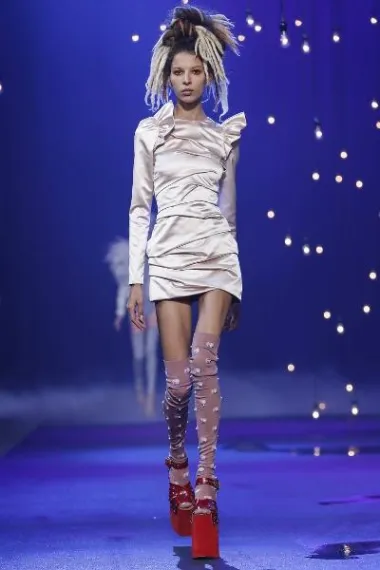 Marc Jacobs kolekcija proljeće 2017. (Izvor: www.aboutmarcjacobs.com)