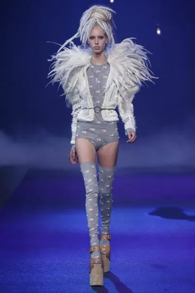 Marc Jacobs kolekcija proljeće 2017. (Izvor: www.aboutmarcjacobs.com)