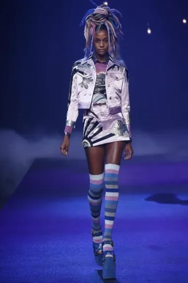 Marc Jacobs kolekcija proljeće 2017. (Izvor: www.aboutmarcjacobs.com)