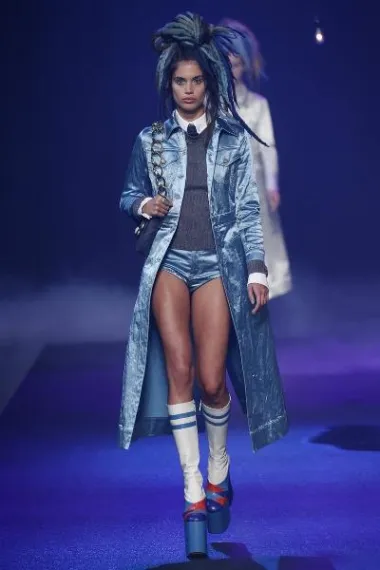 Marc Jacobs kolekcija proljeće 2017. (Izvor: www.aboutmarcjacobs.com)