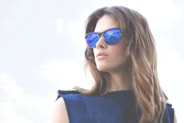 Anamarija Brkić u svojoj nas novoj proljetnoj kolekciji za brend A'marie vraća u doba nevinosti u kojem se nježni i krhki elementi spajaju s veličanstveno ženstvenim modelima te nenametljivo stapaju s pravomjernom dozom zavodljivosti. Za nadolazeću toplu sezonu brend A'marie kao glavni materijal predstavlja pamučnu čipku raznih uzoraka koju implementira prvenstveno u haljine, kao cijelu prednjicu ili samo u slučaju kratkih rukava, čime ostvaruje originalnost te zanimljivu igru romantike i opuštenosti.