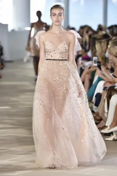 Monique Lhuillier kolekcija proljeće 2017. (www.moniquelhuillier.com)