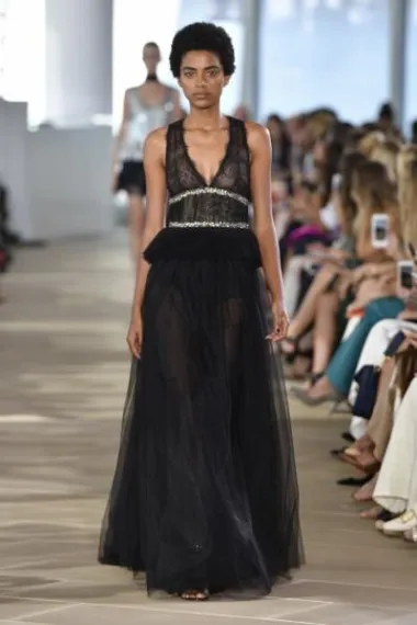 Monique Lhuillier kolekcija proljeće 2017. (www.moniquelhuillier.com)