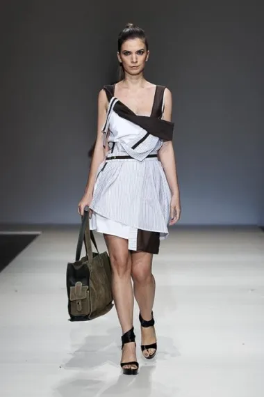 Artiđana - dizajnerica Ana Ćavar uz prekrasne torbe Bags by Kristina dizajnerice Kristine Fazinić (Foto: Maja Brčić)