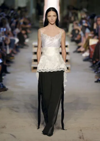 Givenchy kolekcija proljeće/ljeto 2016. (Izvor: www.givenchy.com)