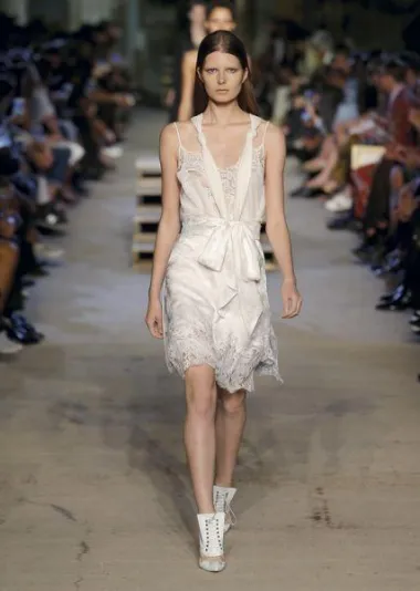 Givenchy kolekcija proljeće/ljeto 2016. (Izvor: www.givenchy.com)