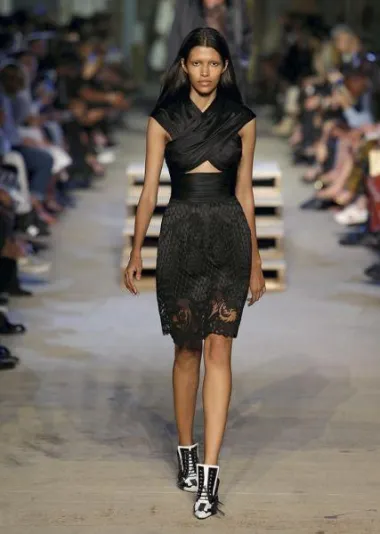 Givenchy kolekcija proljeće/ljeto 2016. (Izvor: www.givenchy.com)