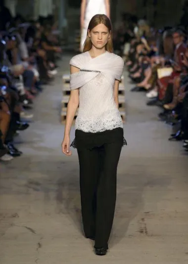 Givenchy kolekcija proljeće/ljeto 2016. (Izvor: www.givenchy.com)