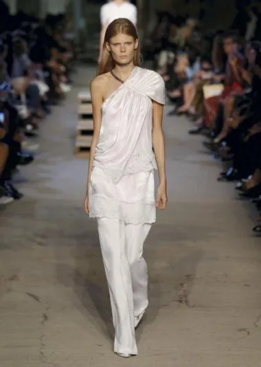 Givenchy kolekcija proljeće/ljeto 2016. (Izvor: www.givenchy.com)