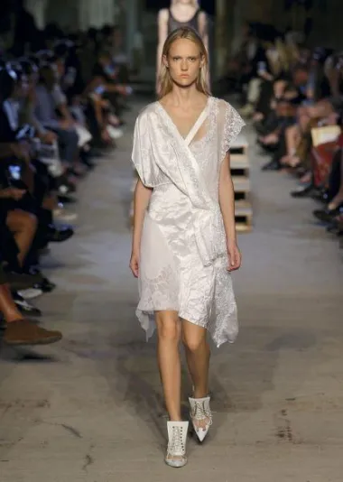 Givenchy kolekcija proljeće/ljeto 2016. (Izvor: www.givenchy.com)