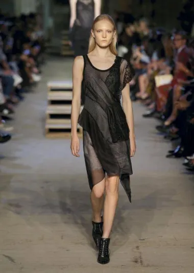 Givenchy kolekcija proljeće/ljeto 2016. (Izvor: www.givenchy.com)
