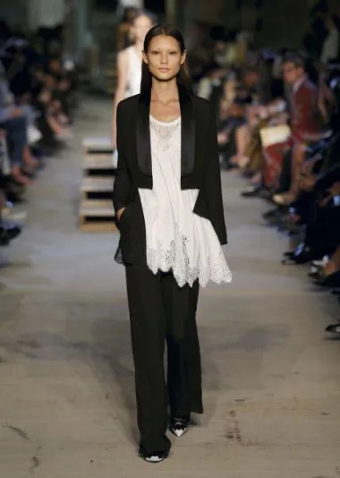 Givenchy kolekcija proljeće/ljeto 2016. (Izvor: www.givenchy.com)