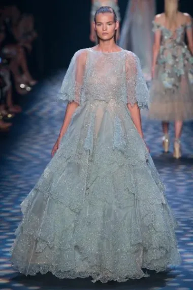Marchesa kolekcija proljeće 2017. (Izvor: www.marchesa.com)