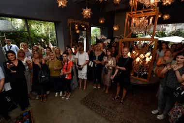 Marija Butković, jedna od naših najpoznatijih vizažistica s 20 godina iskustva i vodeća stručnjakinja za trajno iscrtavanje obrva, lansirala je novi brand dekorativne kozmetike Marra. 
Foto: Bojan Zibar