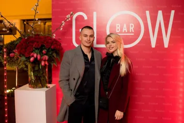 U Glow baru za Valentinovo sve je bilo u znaku ljubavi zahvaljujući kombinaciji najfinijih spritzeva. Prekrasno okruženje privuklo je brojne poznate osobe među kojima su bili Tonči Huljić, Antonija Mandić, Ivan Šarić, Barbara Repe, Hana Hadžiavdagić...
