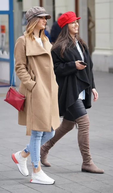 Lijepo vrijeme izmamilo je ljepotice na zagrebačke ulice, a svojim su kombinacijama plijenile pažnju. Napiši nam što misliš - top ili flop? (FOTO: Danijel Pavelić)
