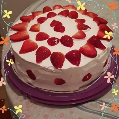 Jogurt torta od jagoda