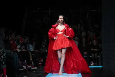 Sasvim poseban modni spektakl obilježio je treći dan Bipa FASHION.HR-a te se nastavio revijama dizajnera koji su unijeli novu, svježu energiju na modnu scenu. Pogledaj veličanstvene kolekcije Twinsa, Anthony Avangarda, Mateyaneire i Jelene Holec (FOTO: Davor Puklavec/PIXSELL)