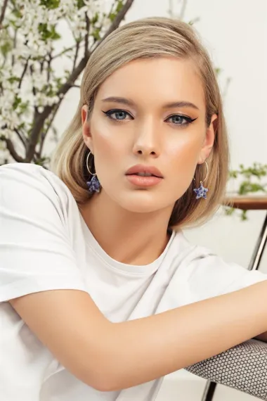 Veće medaljone krase inspirativne poruke  poput La vie est belle, Live love laugh, L'amour te Iva Viljevac Fashion Jewelry medaljon, dok male medaljone ukrašavaju simboli mjeseca, zvijezda, srca  i slova. (FOTO: Karmen Poznić)