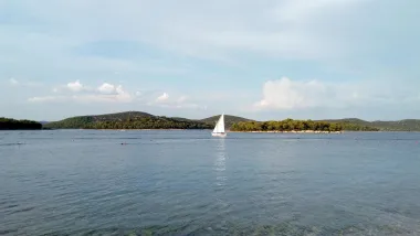 Kud plovi ovaj brod....
