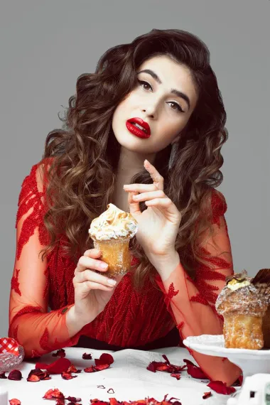 Inspirirana ljubavlju i Valentinovom, ovu beauty priču sa šest samosvjesnih žena i prijateljica potpisuje fotograf Jure Perišić, dok je za makeup bila zadužena Mirta Pejić