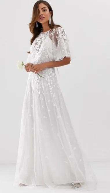 Romantična vjenčanica zvonastih rukava - 965 kuna (Foto: Asos)