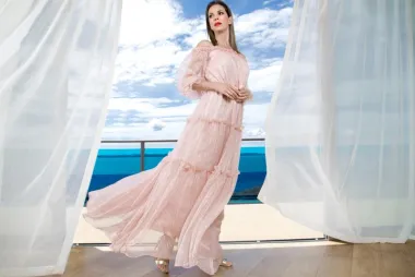 Bojana Gregorić Vejzović, jedna od najboljih hrvatskih glumica, prepoznatljiva je i po svom profinjenom i elegantnom stilu. Sada je zablistala u modnoj kampanji domaćeg brenda. (FOTO:  Matea Smolčić Senčar)