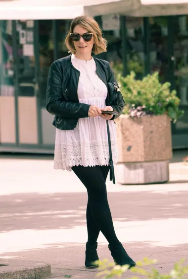 Na ulicama grada Zagreba ni ovog vikenda nije nedostajalo zanimljivih modnih kombinacija. Vratio se zagrebački street style, a zadnji vikend u svibnju su dominirale traper kombinacije i kožne jakne. Napiši nam što misliš - jesu li top ili flop?   (FOTO: Danijel Pavelić)