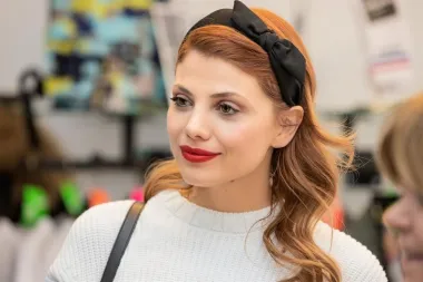 Kako usporiti starenje, te vratiti koži punoću i sjaj? Odgovor su  poznatim damama i influencericama ovog utorka otkrili stručnjaci za anti-ageing iz La Roche - Posaya  te dr. dermatolvenerologije Nevia Delalle i Željana Bolanča na predstavljanju inovativnog seruma protiv bora - Hyalu B5  u Elfs Showroomu koji je 26. veljače 2019. odjenuo novo ruho i postao La Roche - Posay ordinacija