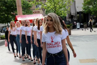 Naime, tog dana, pod pokroviteljstvom gradonačelnika grada Zagreba Milana Bandića, održat će se već tradicionalni i svima dobro poznati izbor „Kraljica Zagreba“, na kojem će se kandidatkinje pokazati u najboljem izdanju i zasjati ispred stručnog žirija te mnogobrojne publike. (FOTO: Josip Čekada i Giordano Cellich)