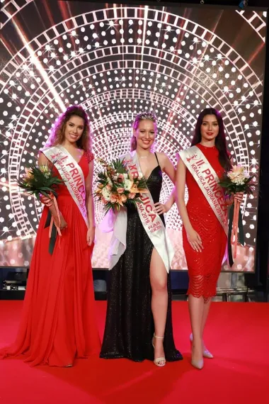 Prva Princeza Jadrana je Michelle Salome Kursar, a druga Princeza Jadrana je Lara Ivezić. (FOTO: Josip Čekada i Goran Novotny)