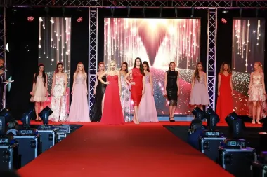 Kraljica fotogeničnosti je Martina Dovođa, dok je titulu kraljice medija osvojila Petra Meglaj. Kraljica osobnosti je Nadina Spahić, a kraljica elegancije Tanja Žanić. (FOTO: Josip Čekada i Goran Novotny)