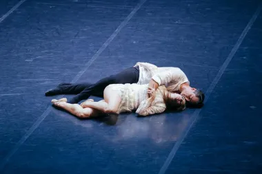 Da se ljubav zbilja može najbolje ispričati bez ijedne riječi, tek pogledima i pokretima, u jedinstvenoj baletnoj izvedbi dočarali su  nacionalni prvak baleta zagrebačkog HNK Tomislav Petranović i prvakinja baleta zagrebačkog HNK Iva Vitić Gameiro.   (Foto: Karla Jurić i Ive Trojanović)