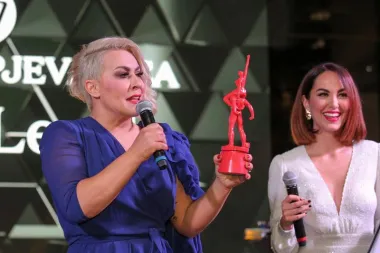 Nagrada za najbolju pjevačicu otišla je u ruke Indiri Levak (FOTO: Tomislav Miletić/PIXSELL)