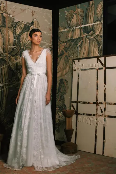 Minimalistički make-up i jednostavno skupljena kosa u niski rep studija Marcela dokaz su kako je potrebno vrlo malo da se istakne ženstvenost i ljepota na taj poseban dan. (FOTO: Ivan Pavliš)