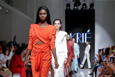 Hrvatska dizajnerica Kristina Burja održala je još jednu reviju u Dubaiju, gradu budućnosti, raskoši i jedinstvenog dizajna. (FOTO: Regis Colin Berthelier i Gio Staiano)