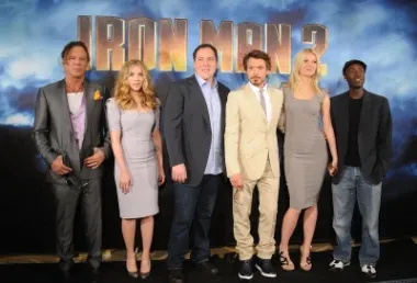 Mickey Rourke, Scarlett Johansson, Jon Favreau, Robert Downey Jr., Gwyneth Paltrow i Don Cheadle