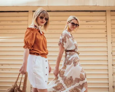 Iako ljeto kalendarski još uvijek nije službeno počelo, idealna uvertira za premijeru najnovijih komada iz ljetne H&amp;M kolekcije je kratak proljetni city break i upijanje sunca uz zvuk morskih valova. Duge šetnje obalom, uživanje u gastro delicijama, ispijanje koktela na plaži aktivnosti su u kojima uživamo dok čekamo toplije vrijeme i otvaranje sezone kupanja.