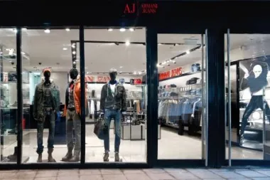Otvoren prvi Armani Jeans dućan