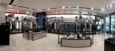 Otvoren prvi Armani Jeans dućan
